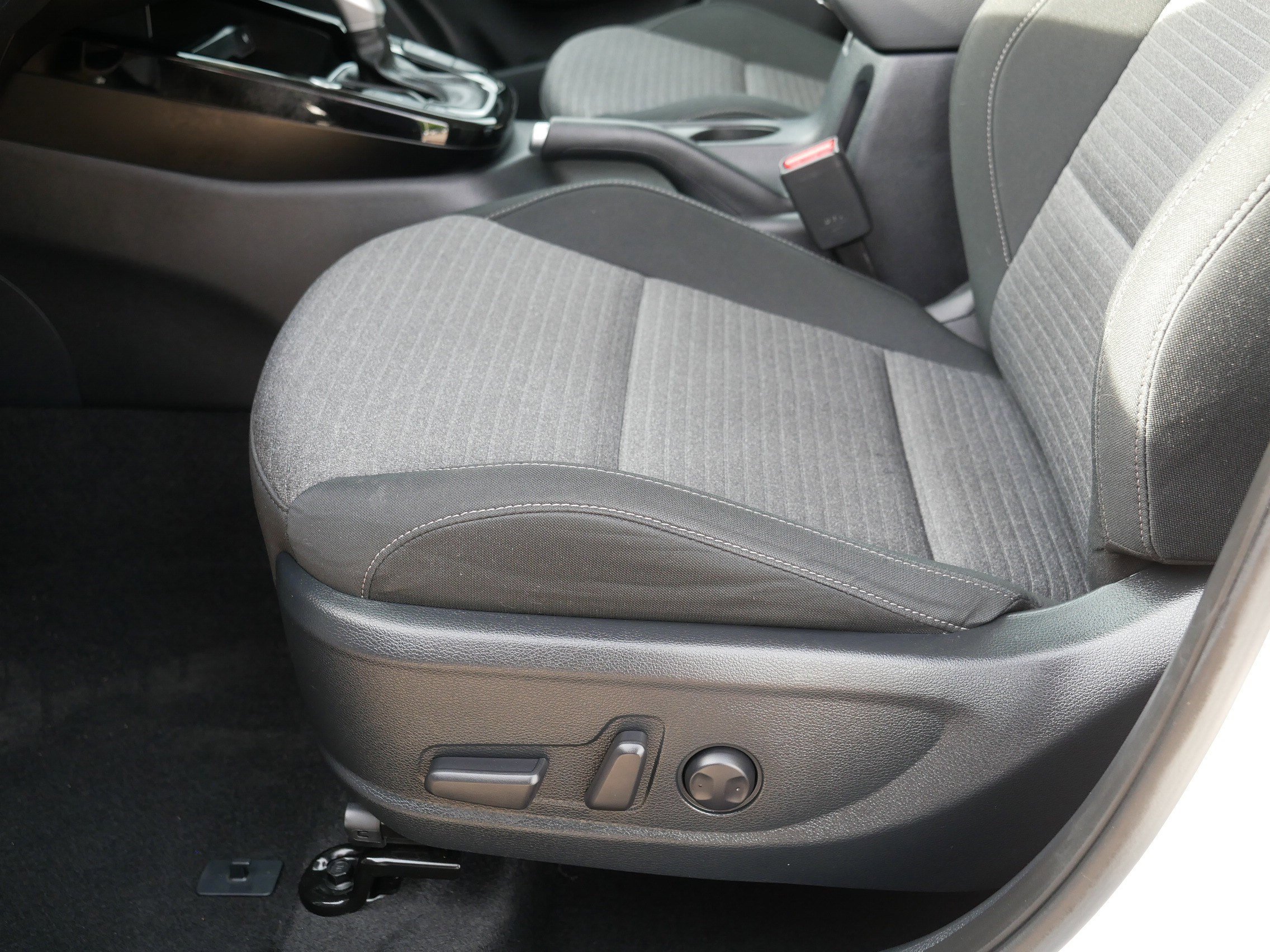 Used 2025 Snow White Pearl Kia EX image 20