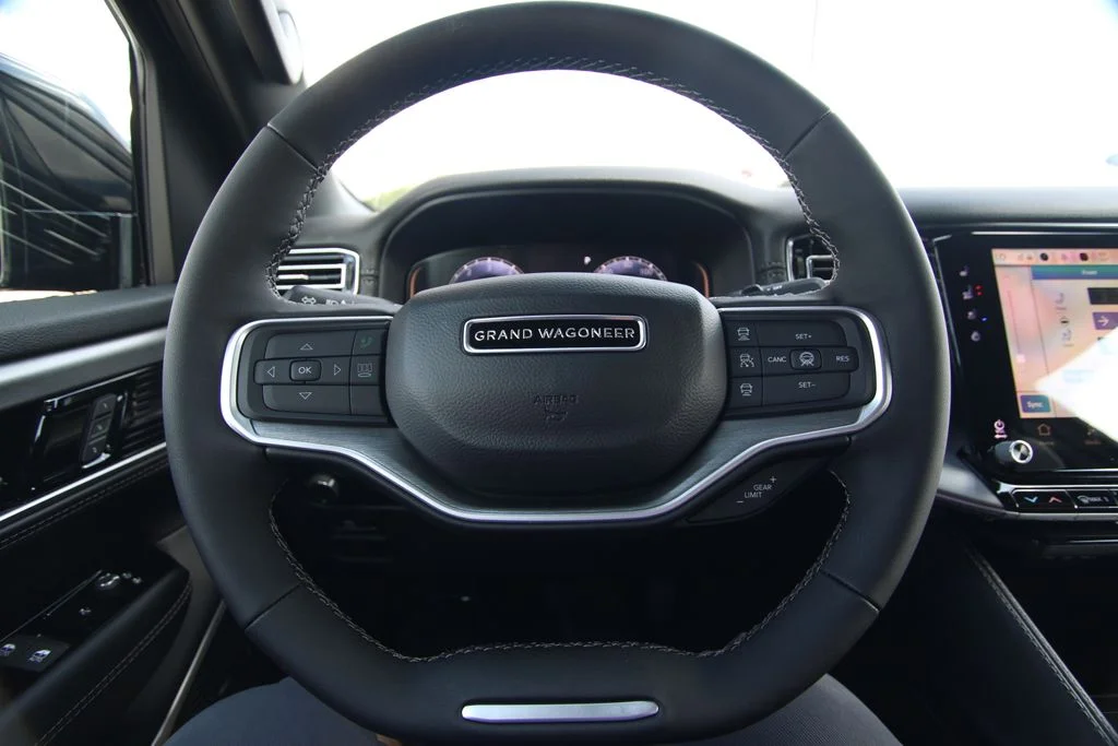 New 2026 Baltic-Gray Metallic Clear-Coat Exterior Paint Jeep Limited Altitude image 21