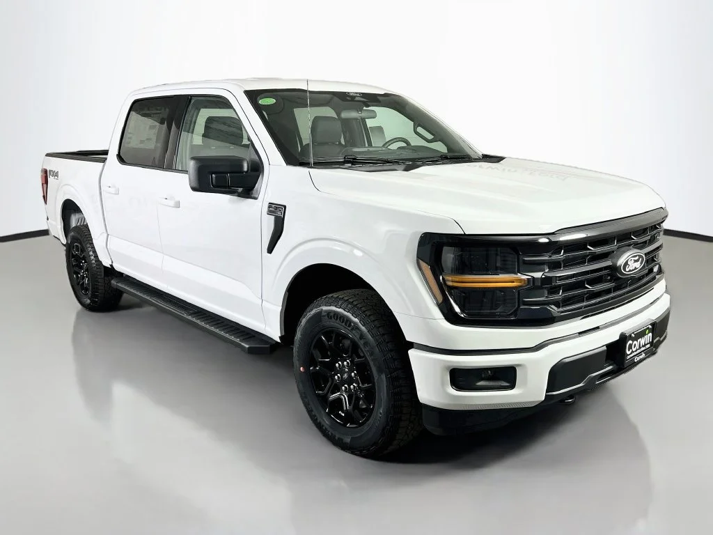 New 2026 Oxford White Ford XLT image 1