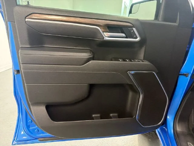 Used 2025 Blue Chevrolet LT image 13