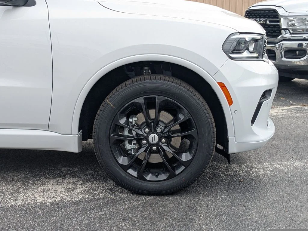 New 2026 White Knuckle Clear-Coat Exterior Paint Dodge GT Plus image 12