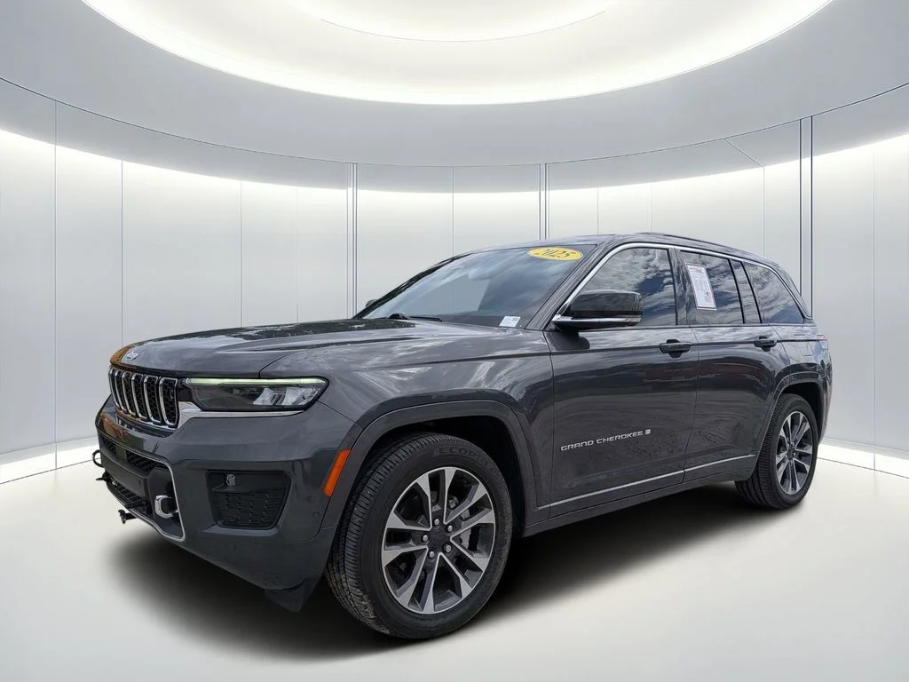 Used 2025 Gray Jeep Overland image 8