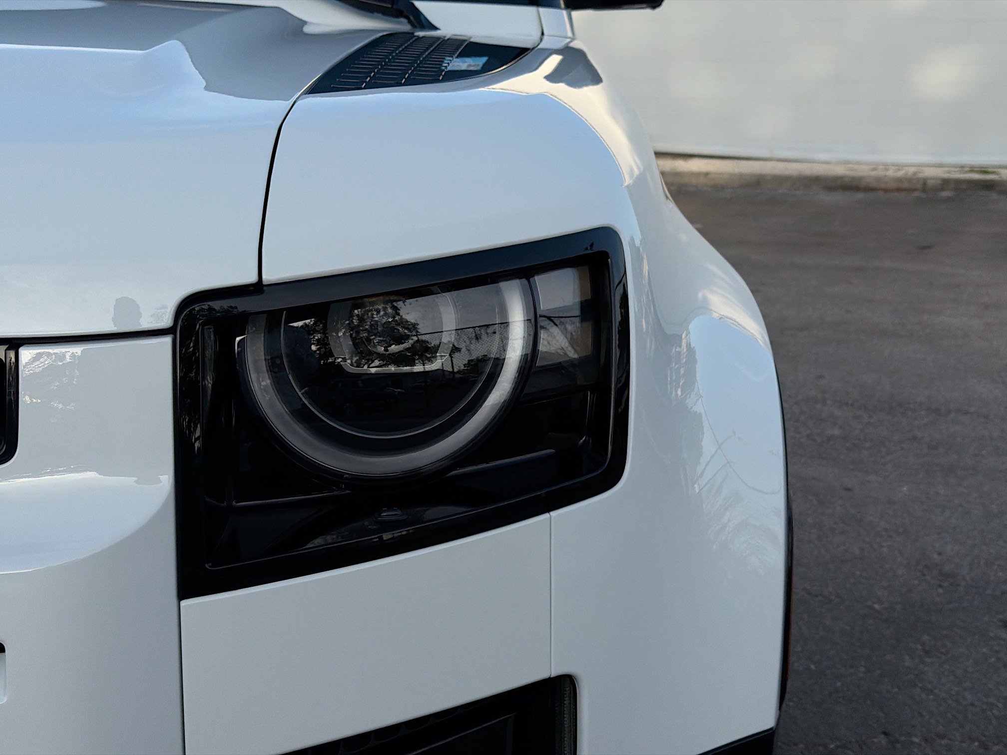 New 2026 Fuji White Land Rover X-Dynamic SE image 9