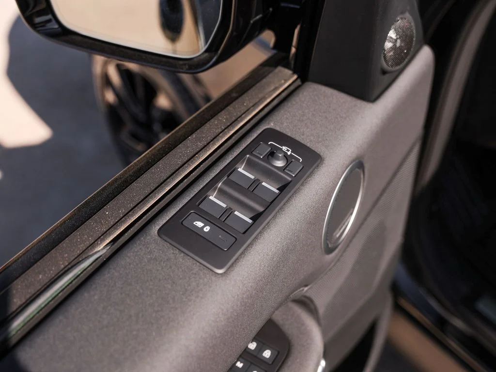 Used 2025 Santorini Black Metallic Land Rover S image 30