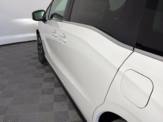 New 2027 Platinum White Pearl Honda EX-L image 10