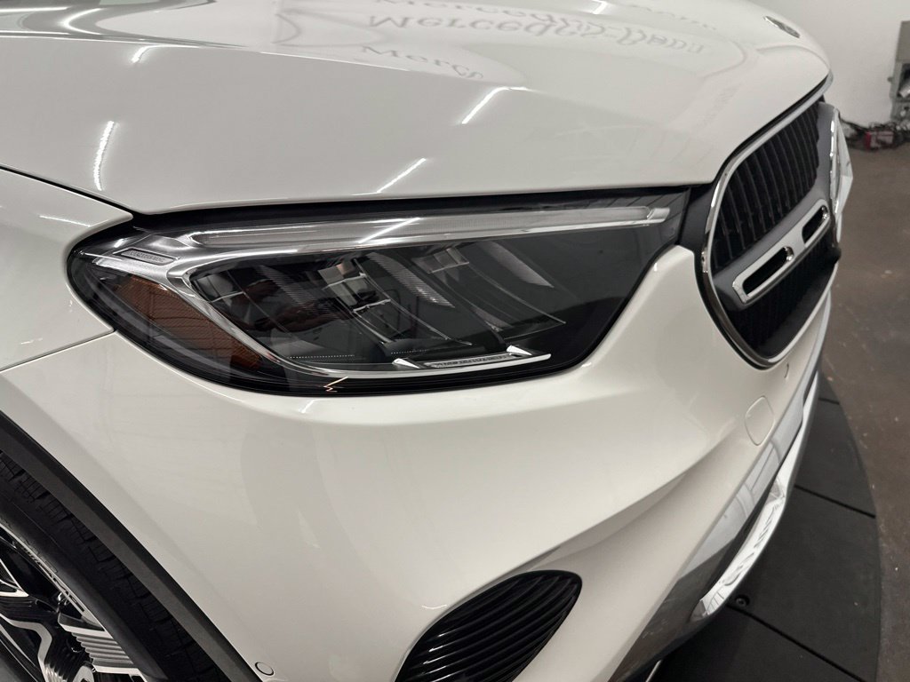 New 2027 Polar White Mercedes-Benz GLC 300 image 40