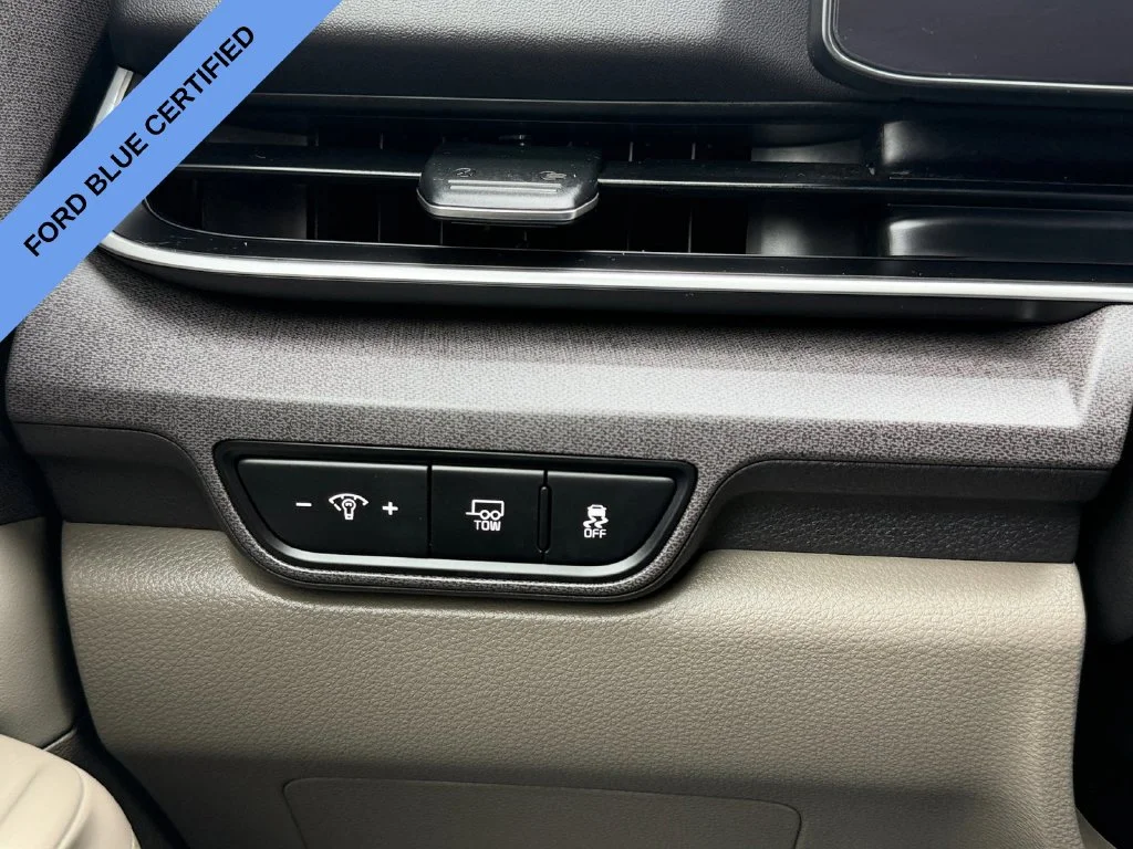 Certified Used 2026 White Kia EX image 20