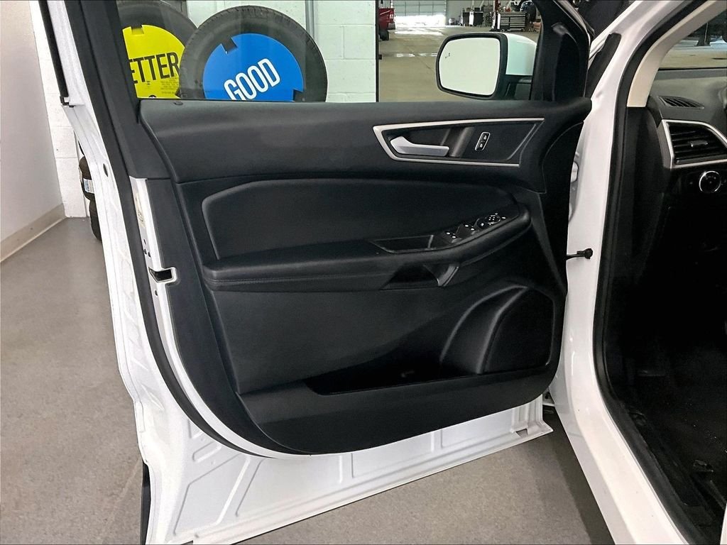 Used 2023 Oxford White Ford SEL image 9