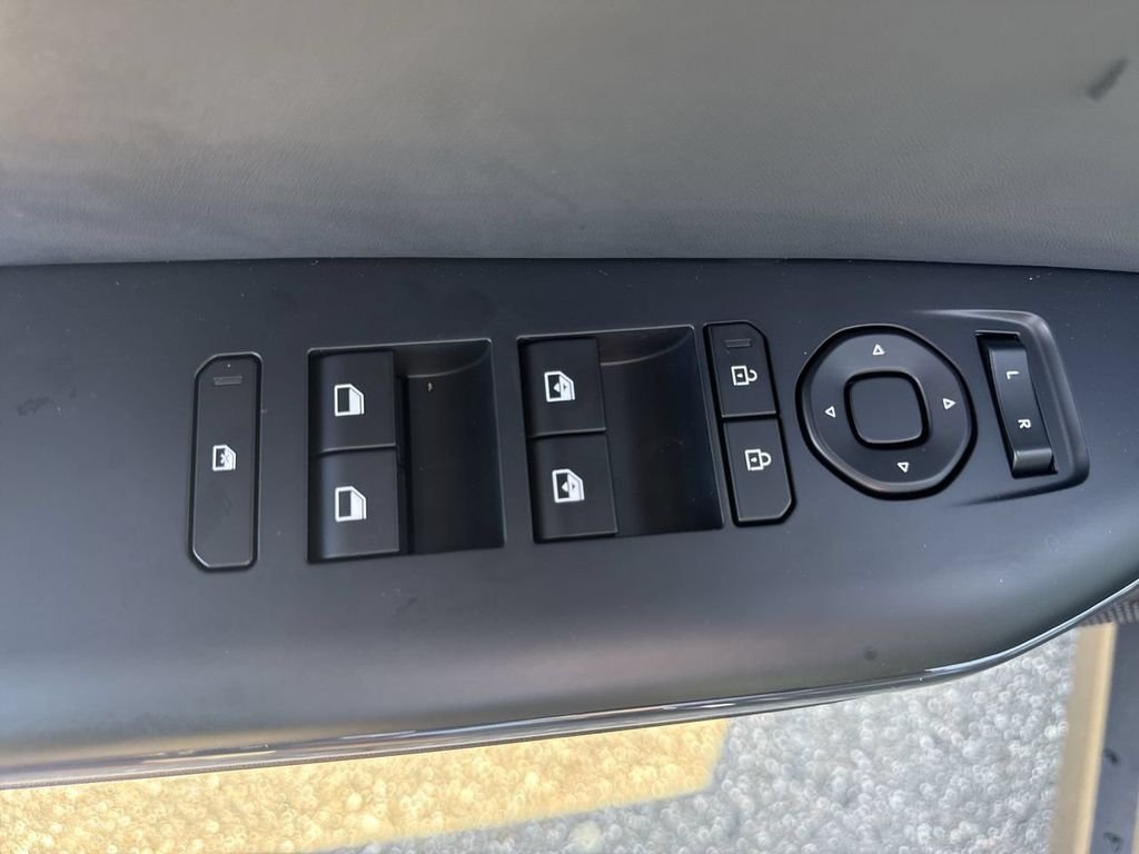 New 2026 Aurora Black Pearl Kia EX image 15