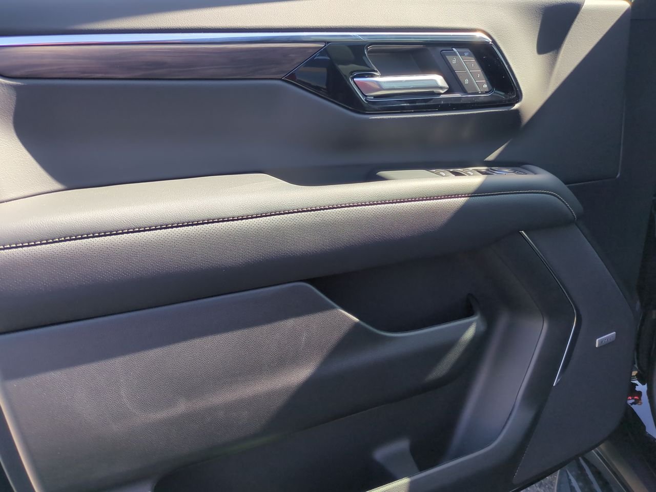 2026 Chevrolet Tahoe Premier - Photo 23