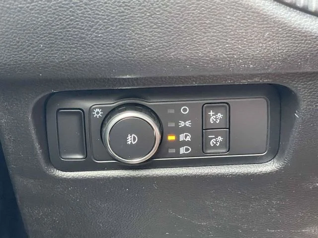 New 2026 Carbonized Gray Metallic Ford XLT image 13