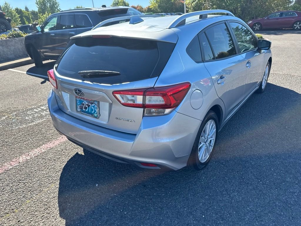 Used 2018 Ice Silver Metallic Subaru 2.0i Premium image 6