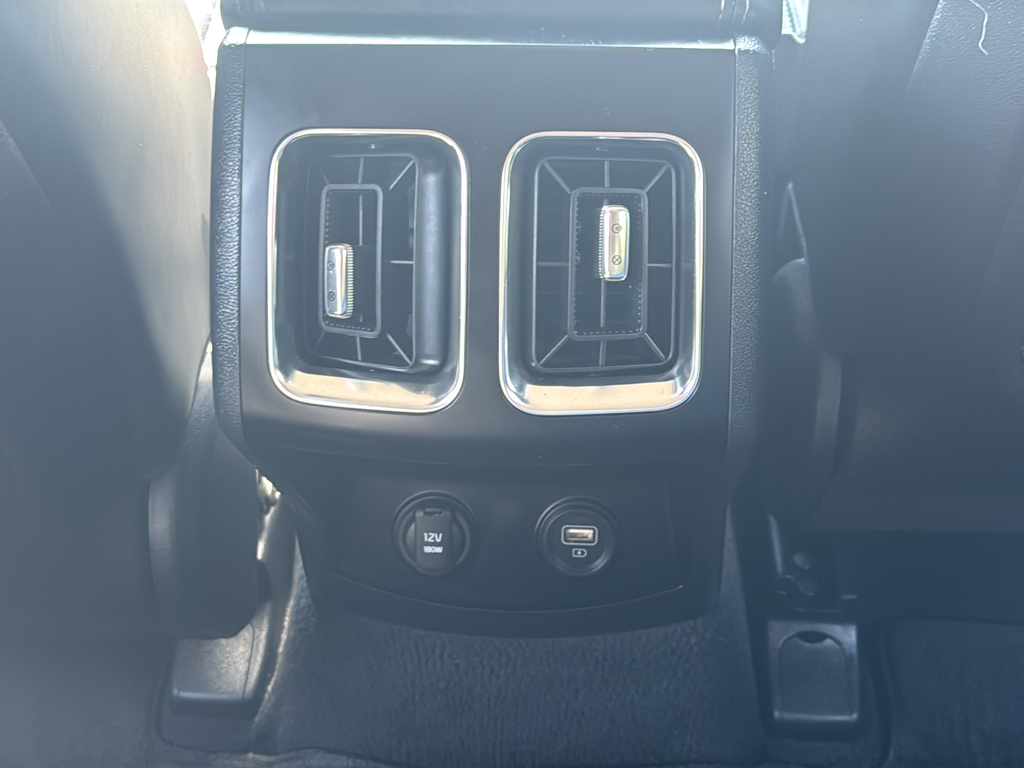 Used 2023 Black Kia X-Line S image 41