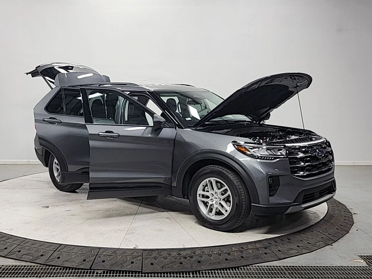 New 2026 Gray Ford Active image 9