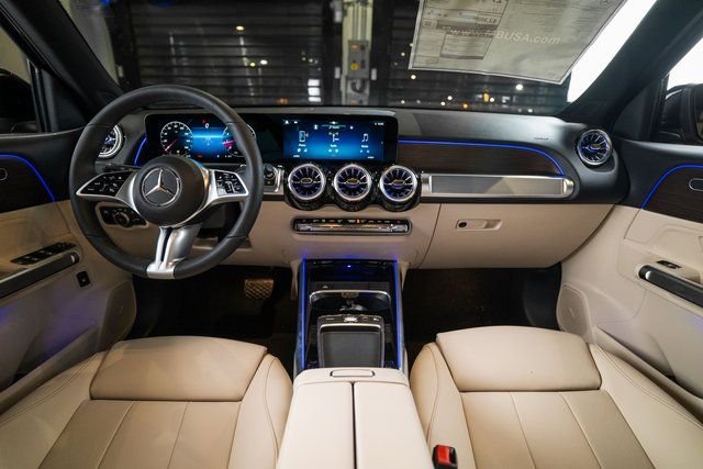 Used 2026 Black Mercedes-Benz GLB 250 image 9