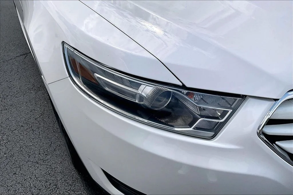 Used 2019 White Ford Limited image 28