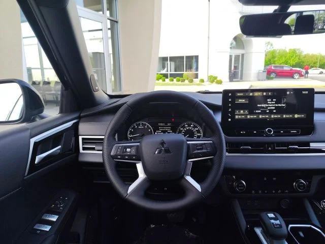 New 2026 Gray Mitsubishi SE image 13