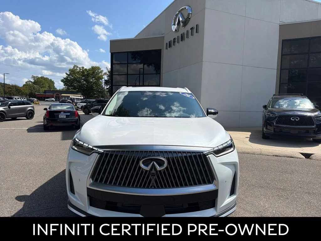 Certified Used 2026 Radiant White INFINITI LUXE image 3
