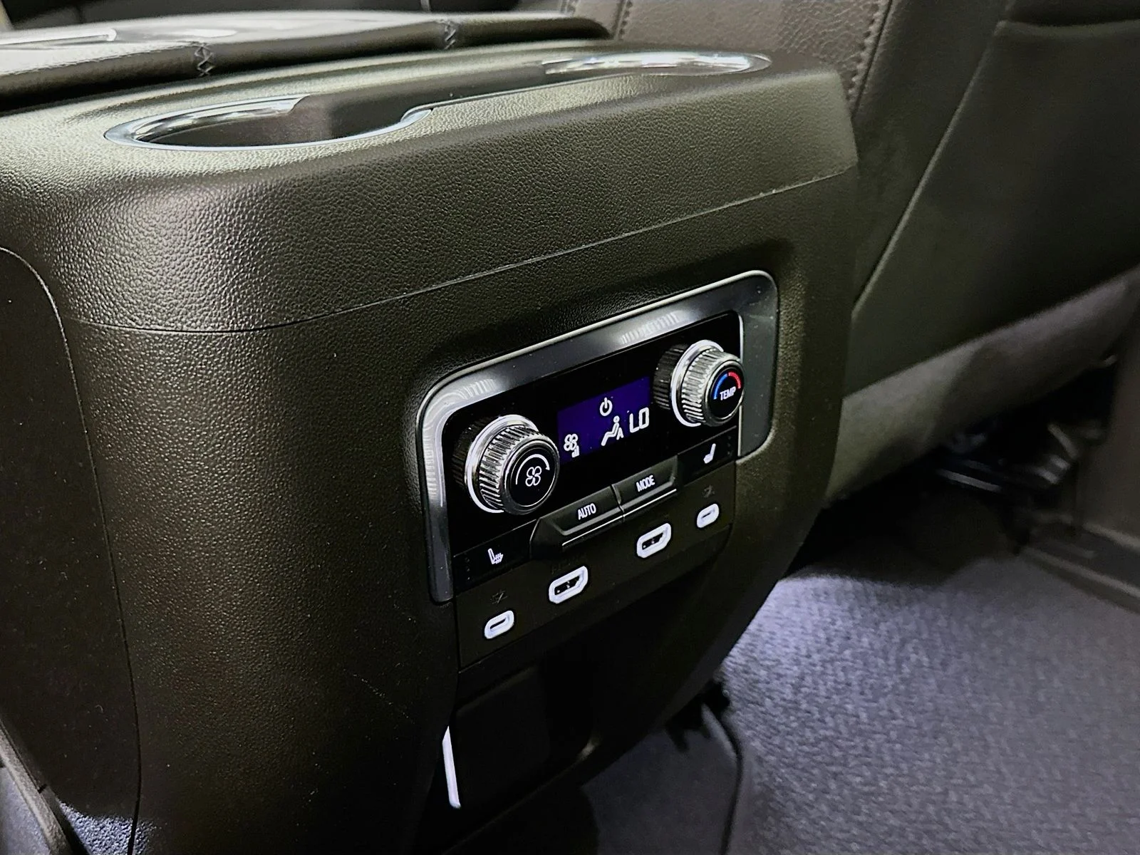 Used 2024 Onyx Black GMC Denali image 28