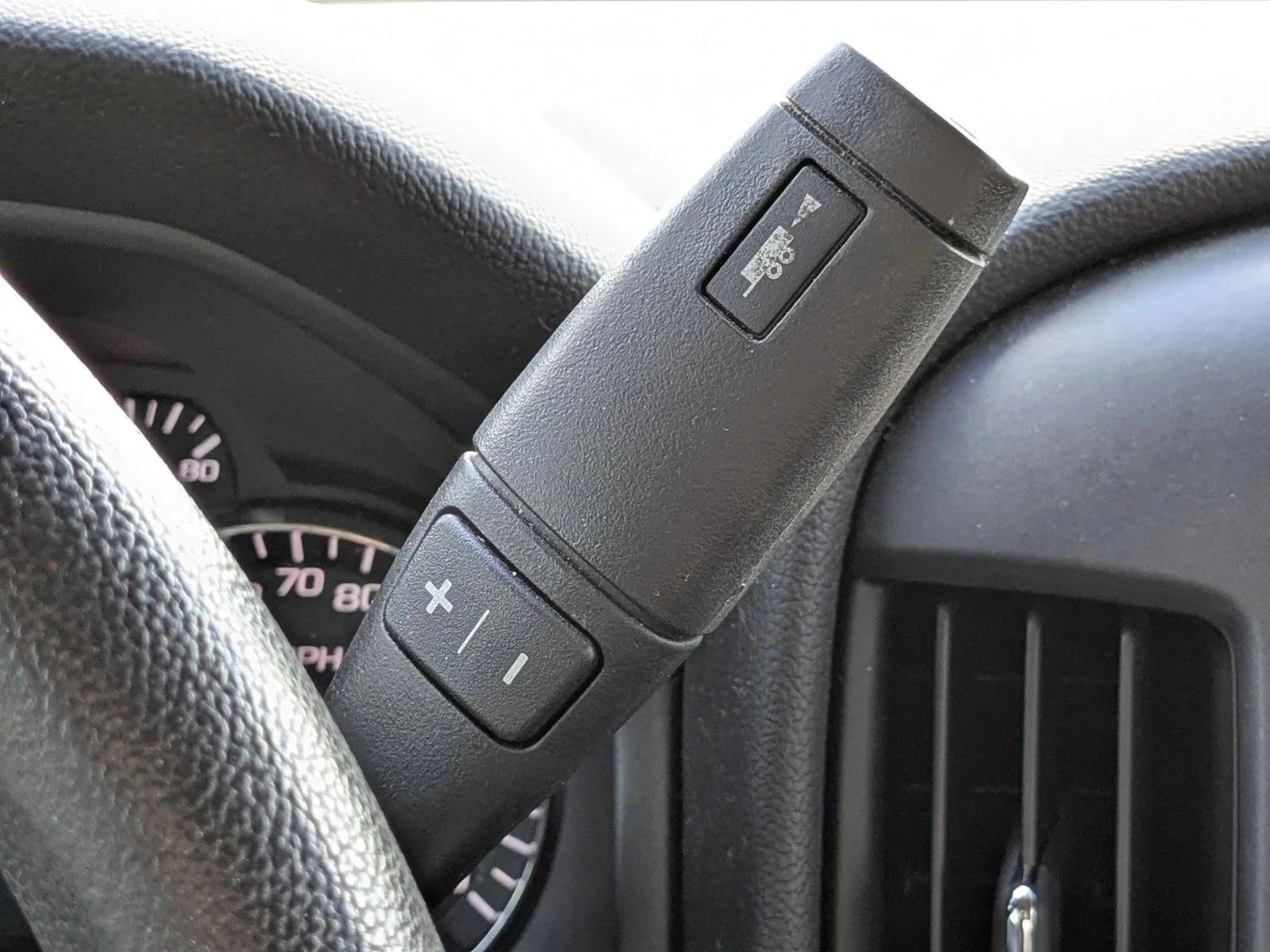 Used 2015 Summit White Chevrolet LS image 12