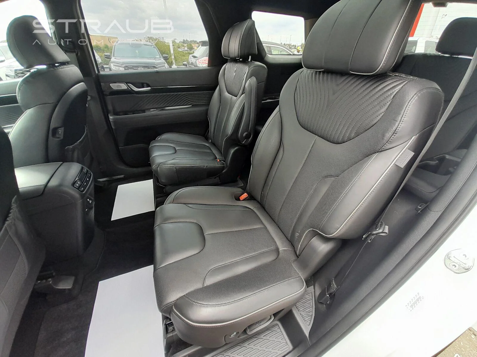 Used 2023 Hyper White Hyundai Calligraphy image 43