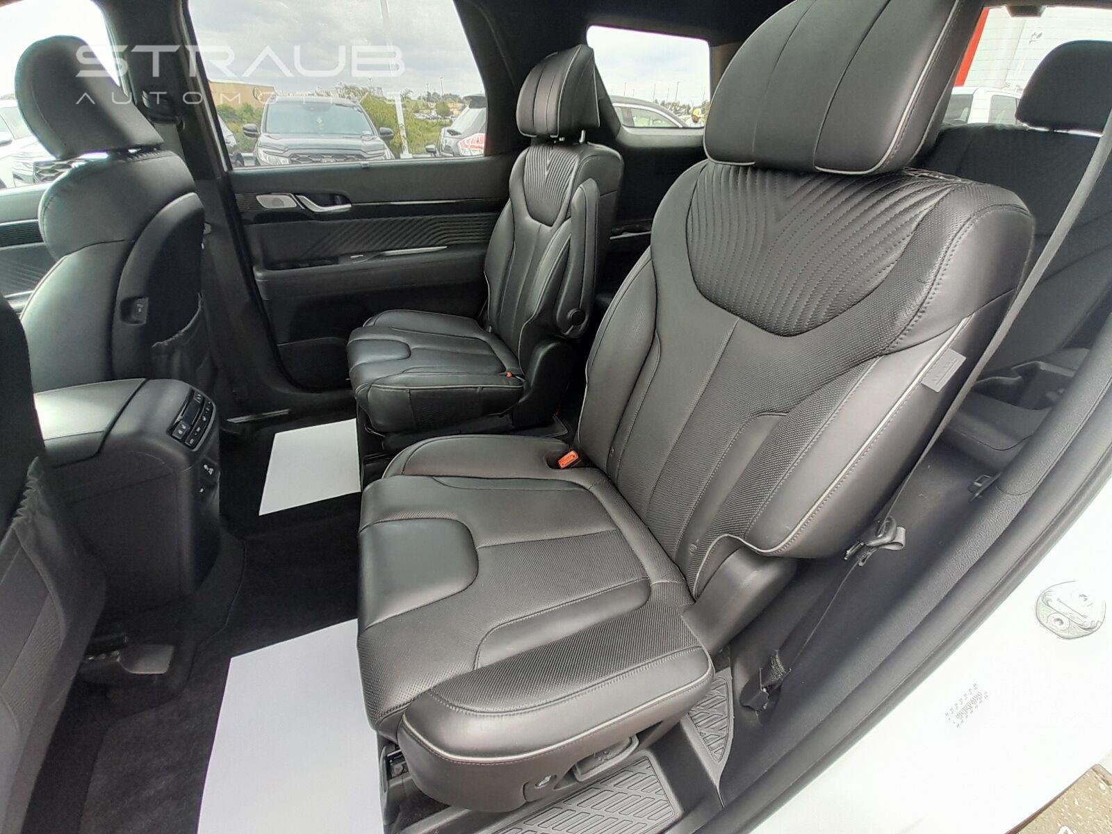 Used 2023 Hyper White Hyundai Calligraphy image 43