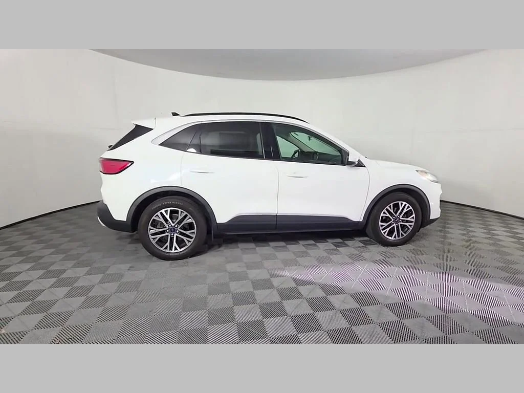 Used 2020 White Metallic Ford SEL image 37