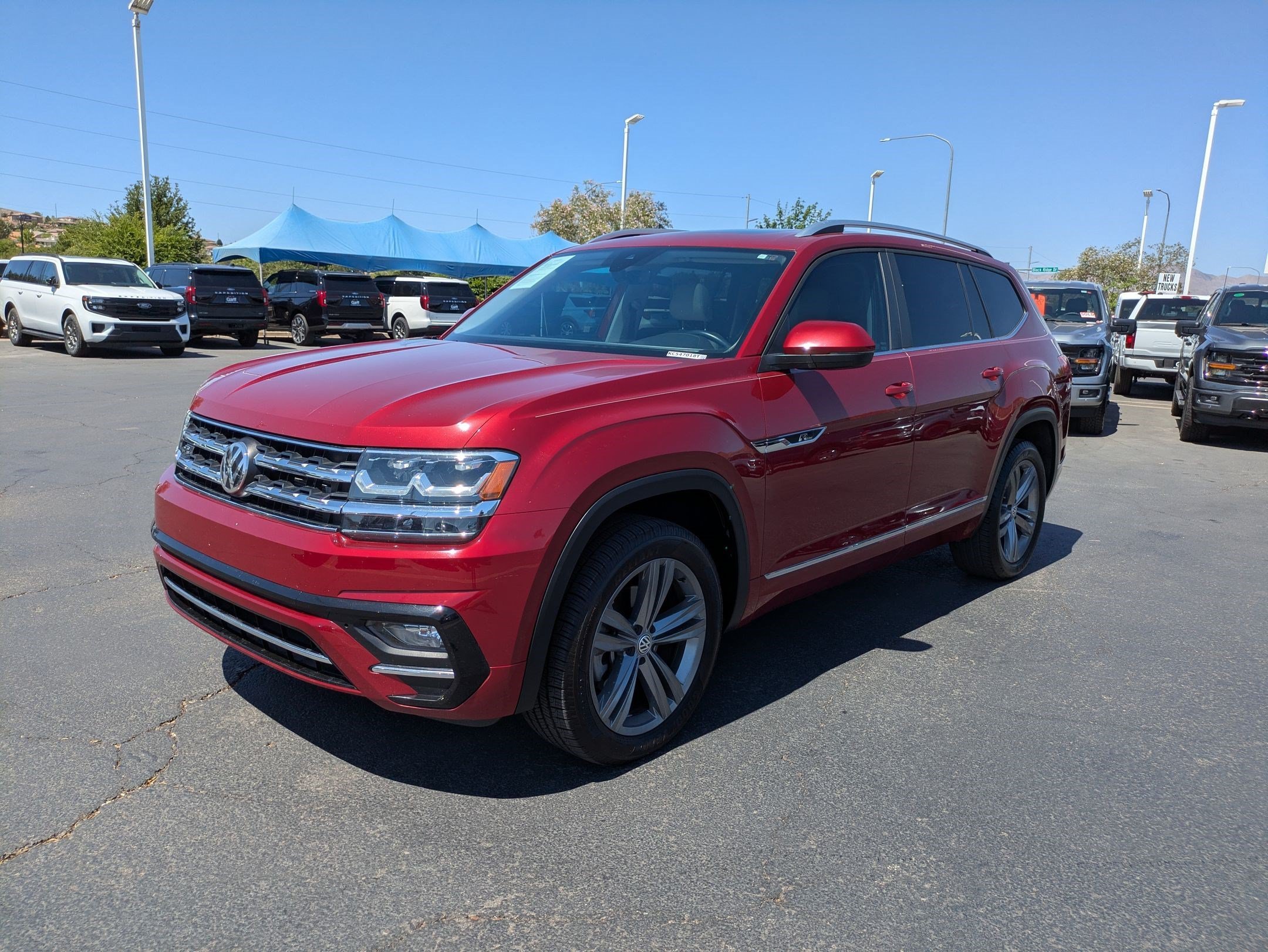 Used 2019 Fortana Red Metallic Volkswagen 3.6L V6 SE w/Technology R-Line image 7
