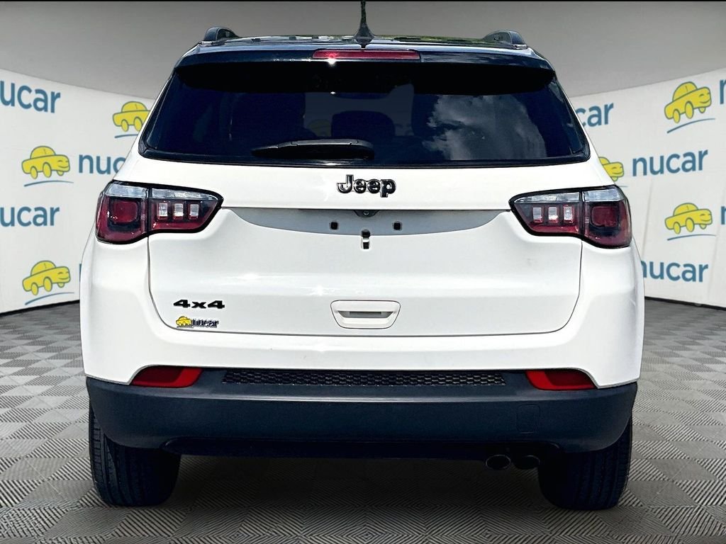 Used 2019 White Jeep Latitude image 5