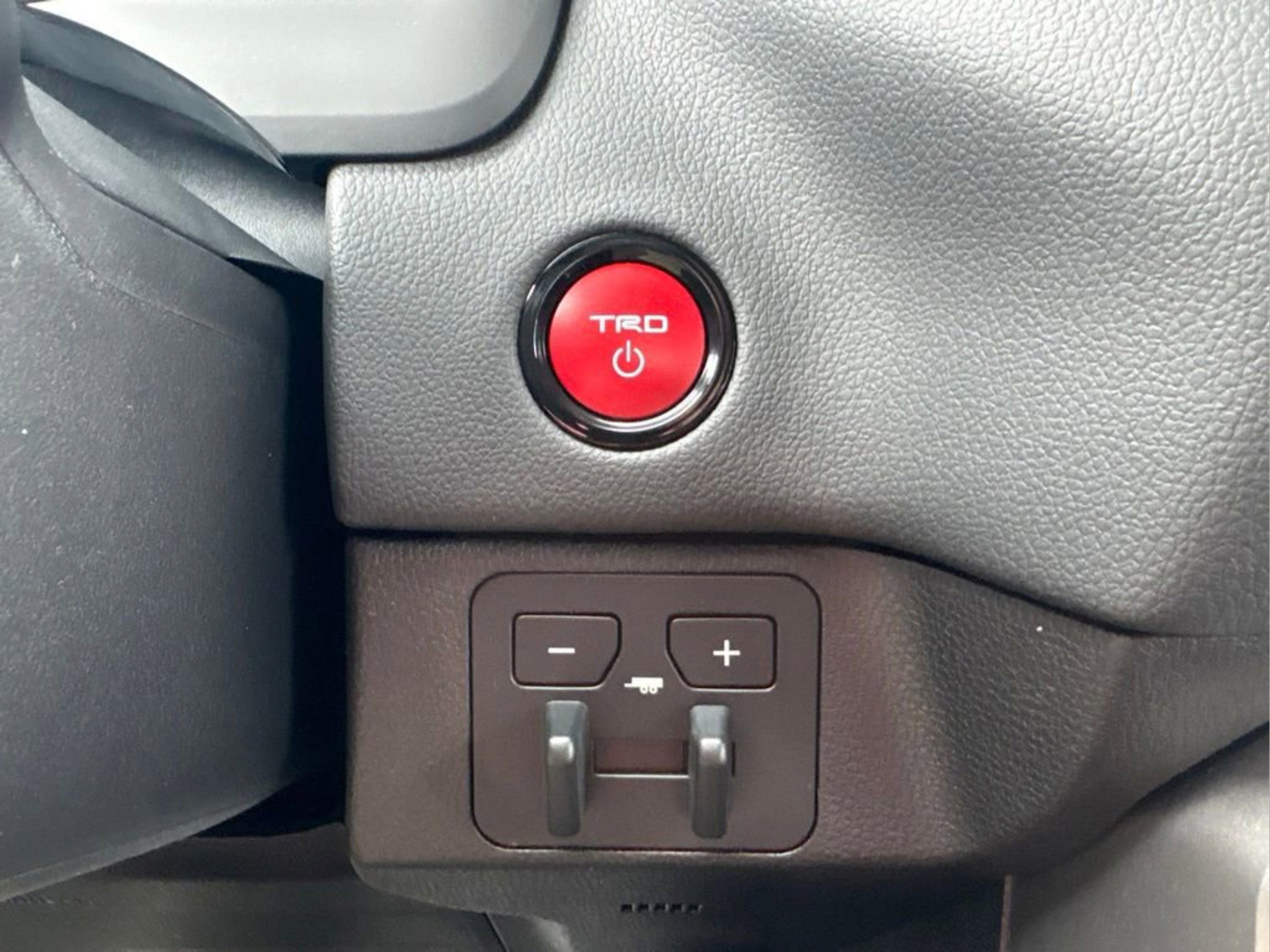2026 Toyota Tundra Limited - Photo 23