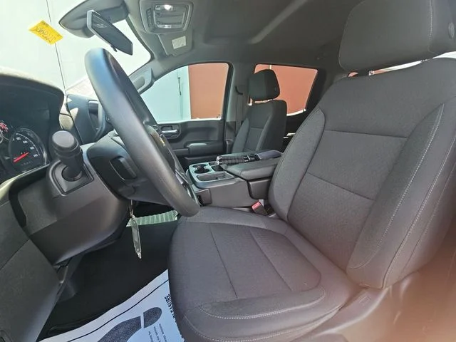 Used 2022 White Chevrolet Custom image 21