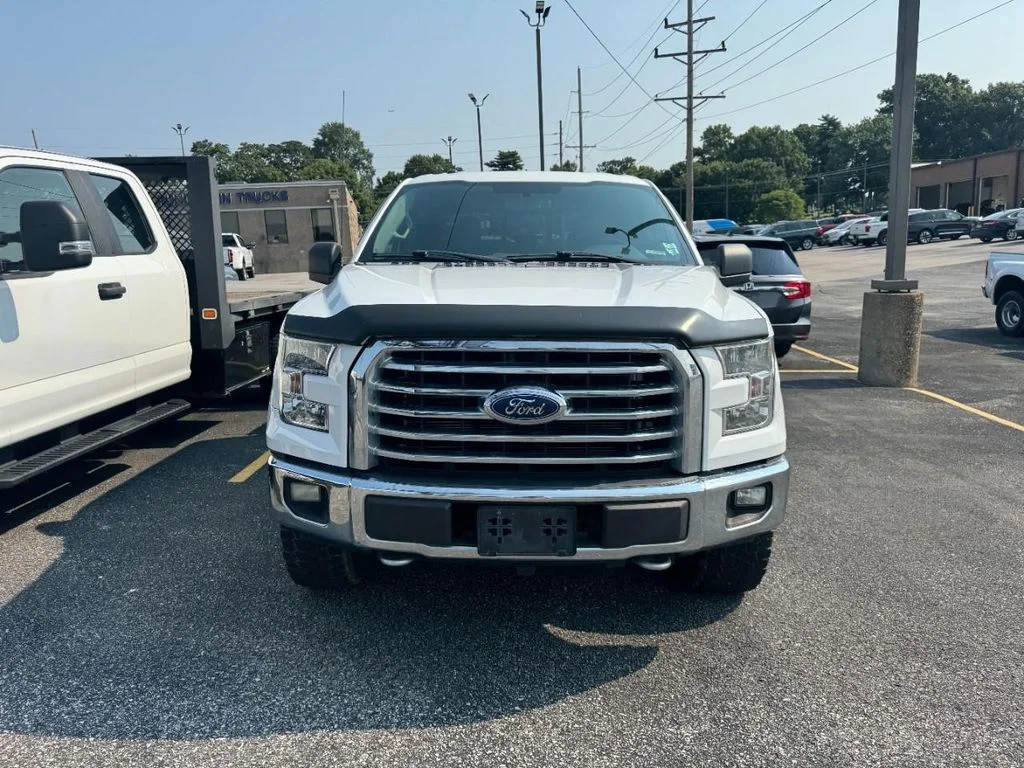 Used 2015 Oxford White Ford Lariat image 2