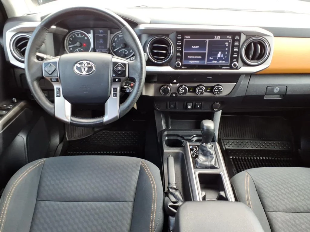 Used 2020 Beige Toyota SR5 image 9