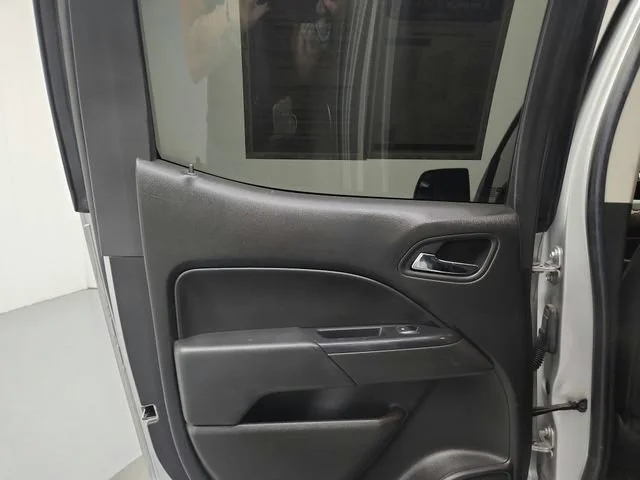 Used 2018 SILVER ICE METALLIC Chevrolet 2WD LT image 27