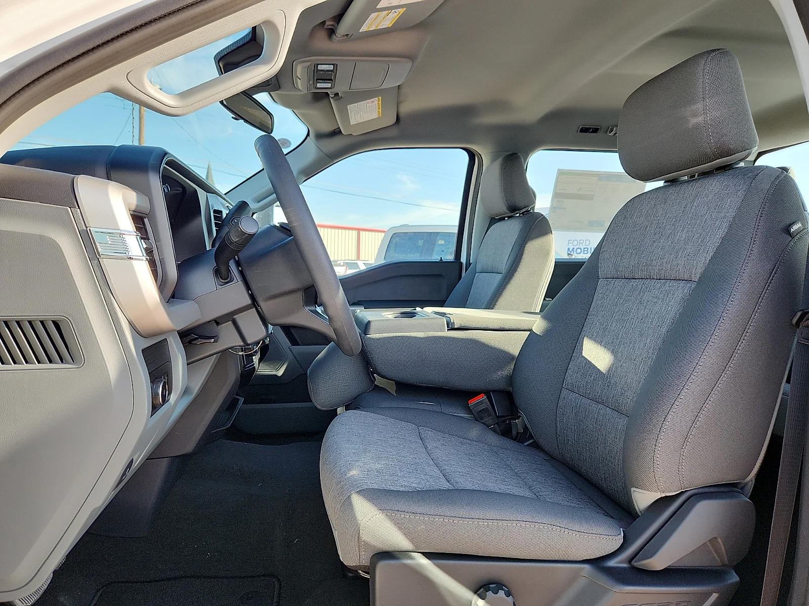 New 2027 Oxford White Ford XL image 17
