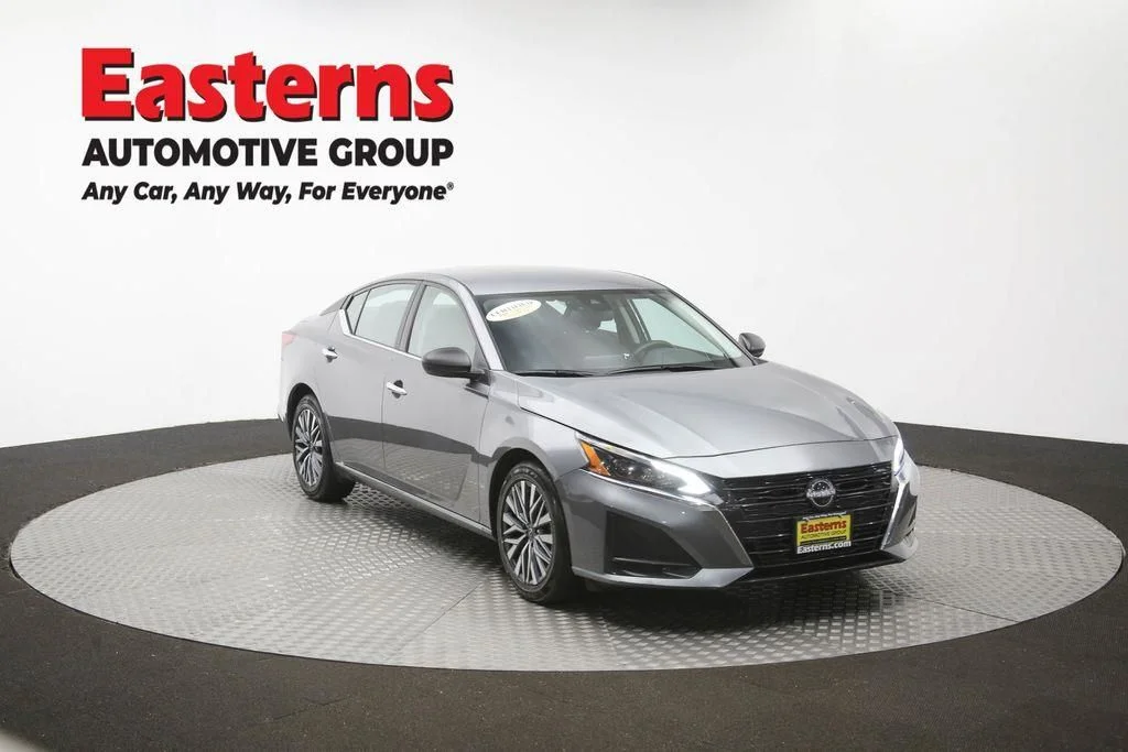 Used 2025 Gray Nissan 2.5 SV image 53