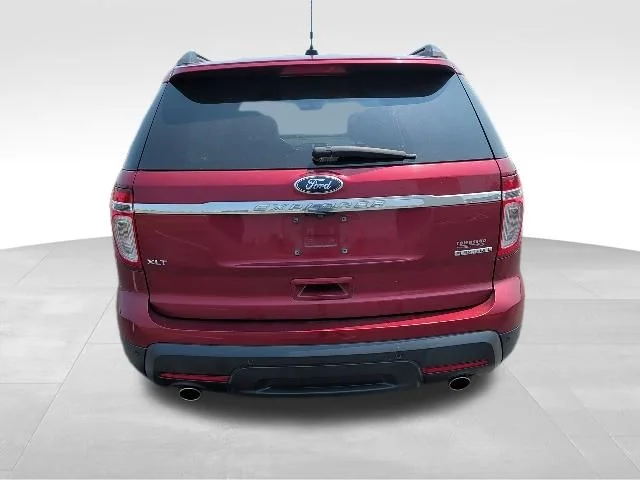 Used 2015 Red Ford XLT image 4