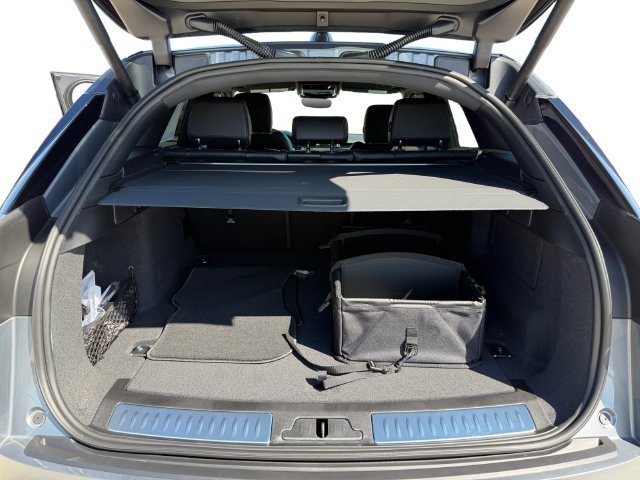 New 2026 Zadar Grey Land Rover P250 Base image 18