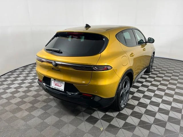 Used 2026 Yellow Alfa Romeo Base image 7