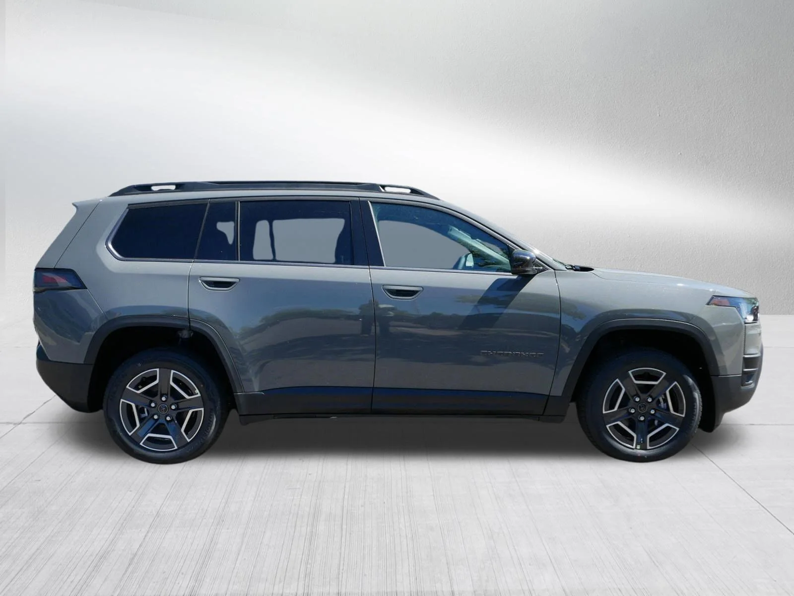 New 2026 Sting-Gray Clear-Coat Exterior Paint Jeep Limited image 8