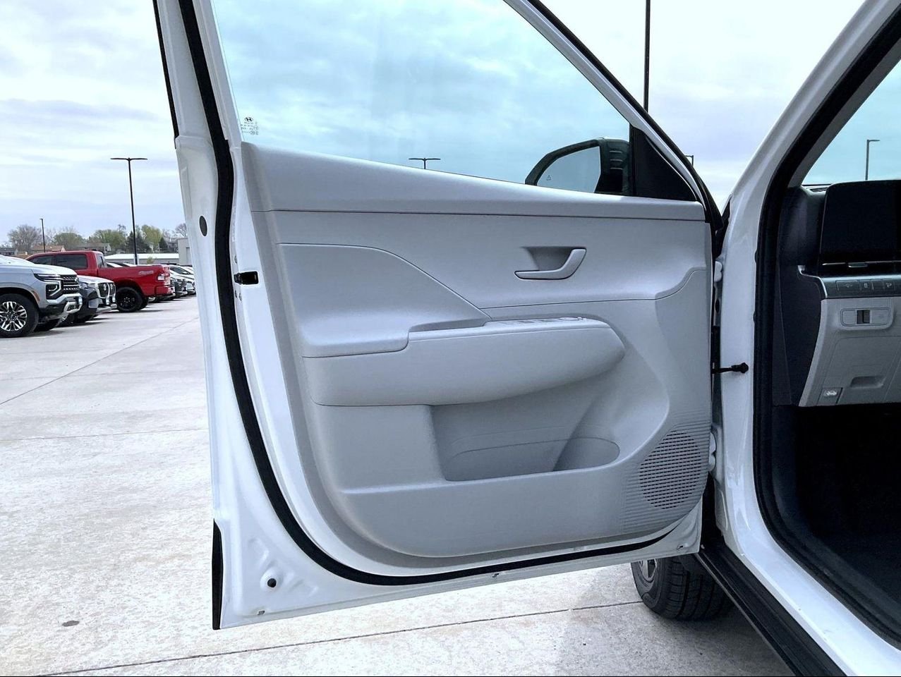 New 2026 White Hyundai SEL Sport image 9
