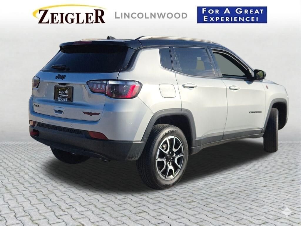 Used 2024 Silver Jeep Trailhawk image 10