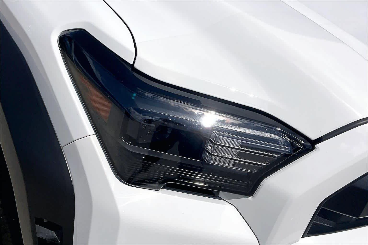 Used 2025 Ice Cap Toyota SR5 image 27