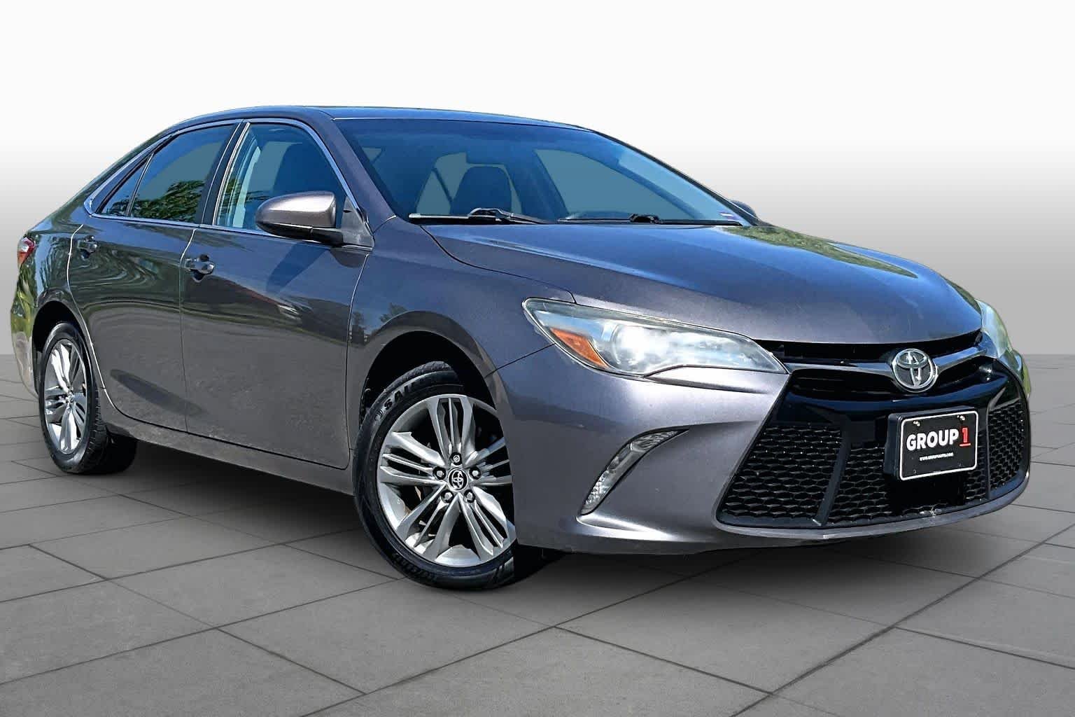 Used 2015 Predawn Gray Mica Toyota SE image 3