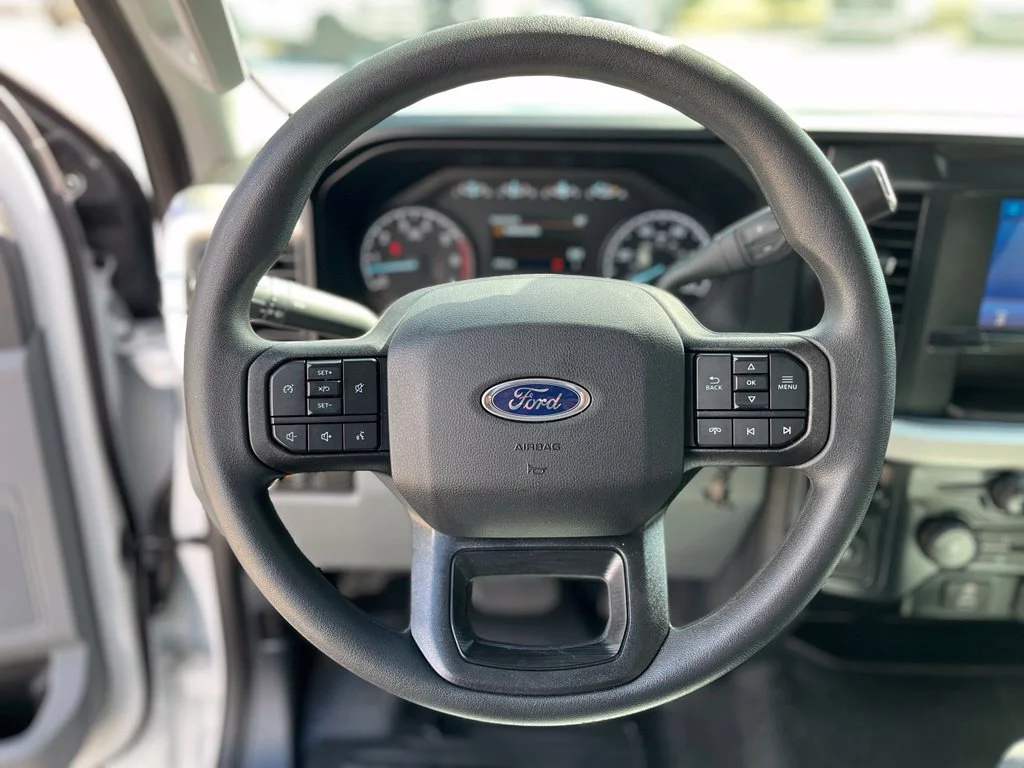 Used 2025 White Ford XL image 19