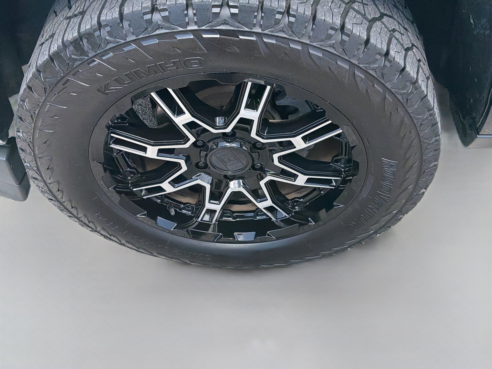 Used 2018 Graphite Metallic Chevrolet LT image 35