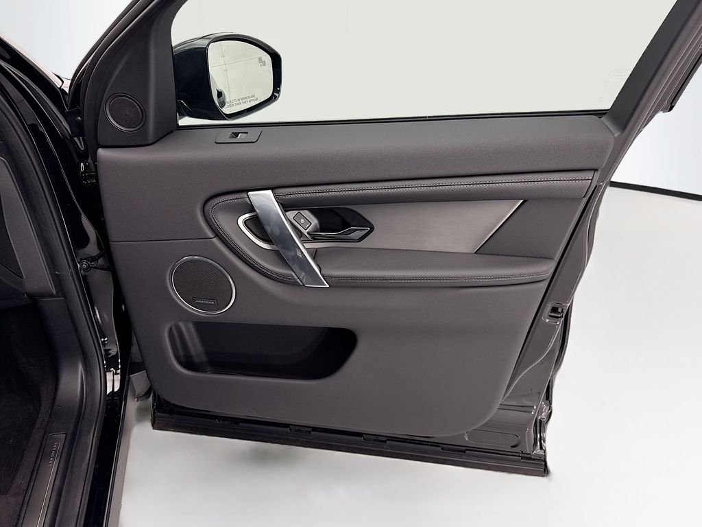 New 2026 Santorini Black Land Rover Landmark image 25