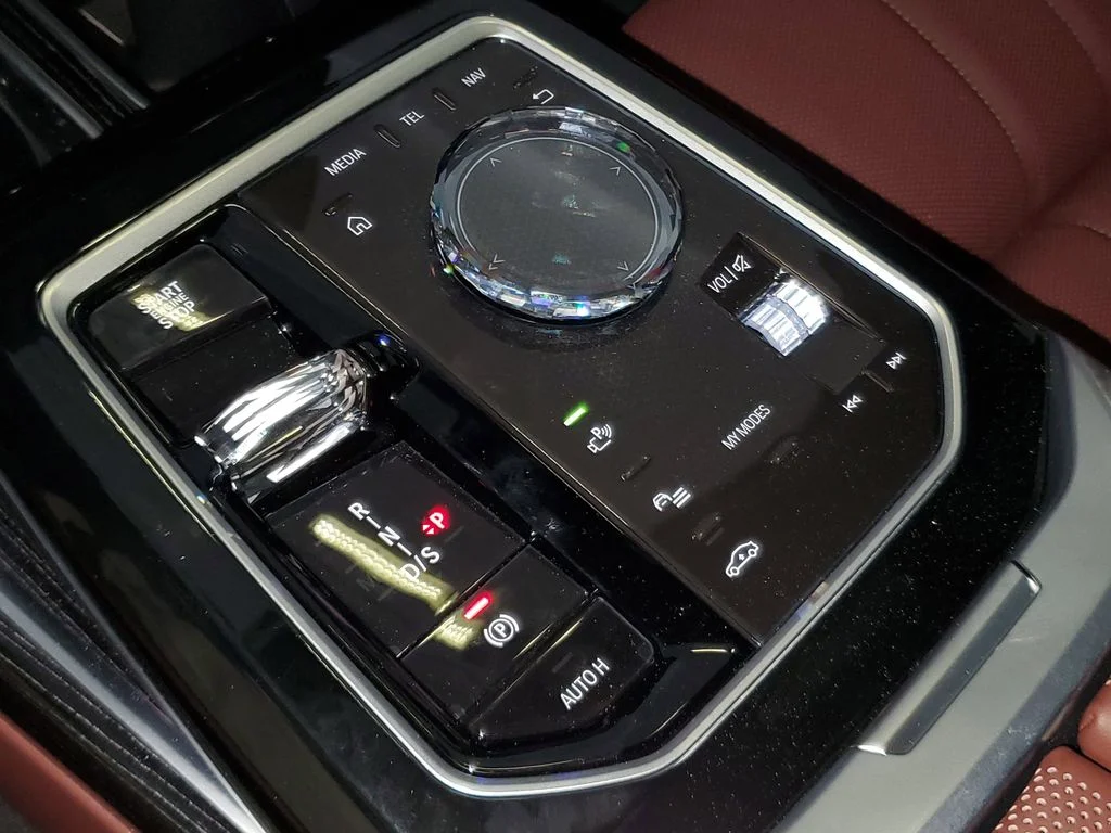New 2026 Alpine White BMW 740i image 25