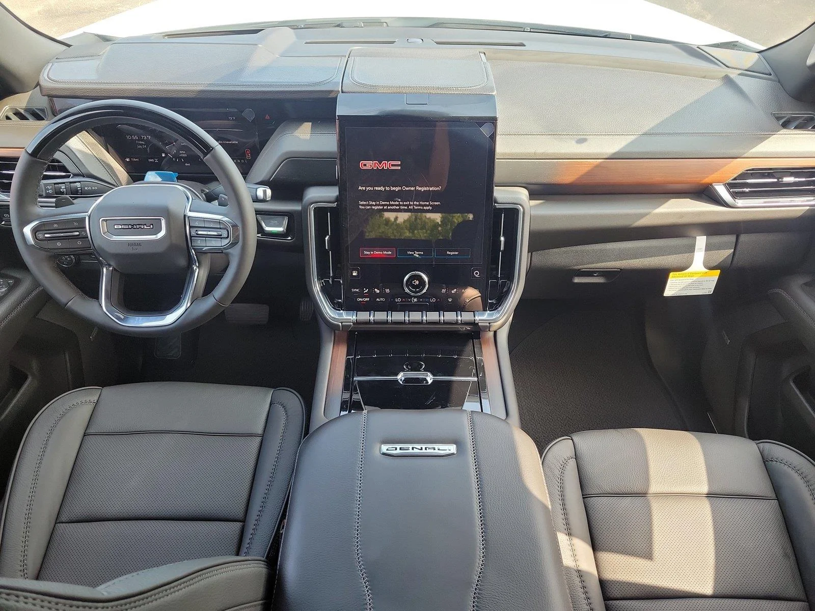 2026 GMC Yukon Denali - Photo 8