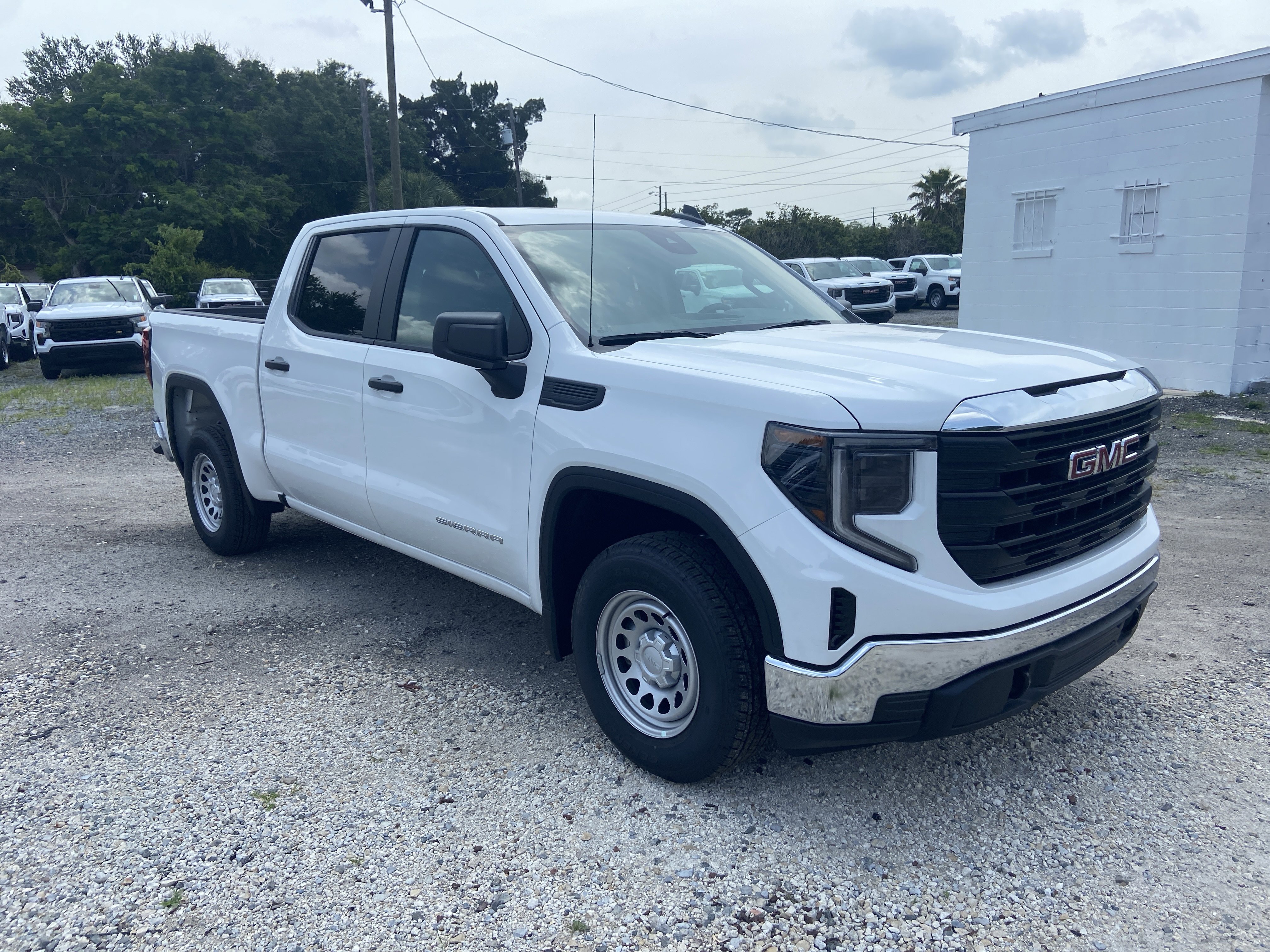 New 2026 Summit White GMC Pro image 8
